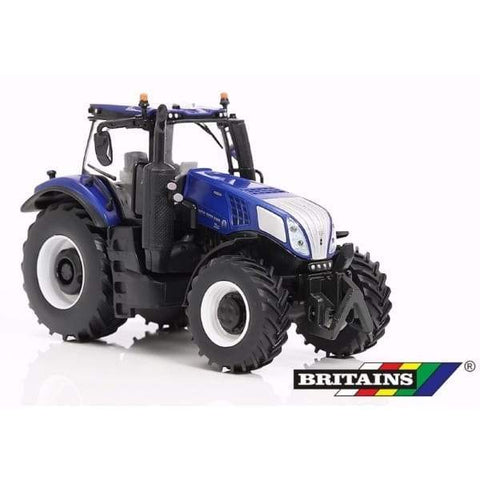 BRITAINS NEW HOLLAND T8 TRACTOR