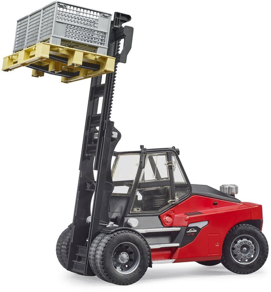 LINDE HT160 FORKLIFT WITH PALLET & 3 CAGES