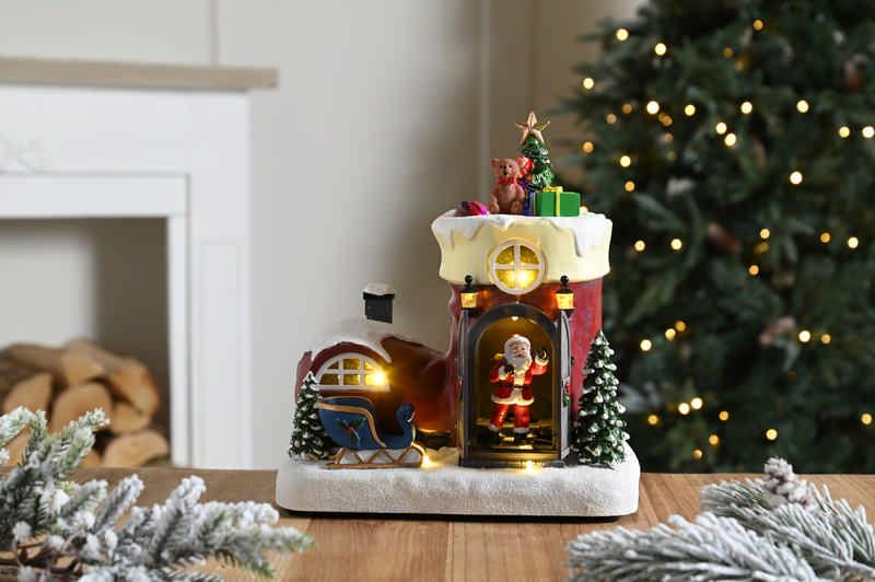 23cm BO Lit Santa Boot House Scene