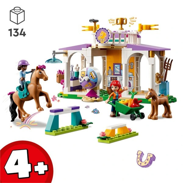 HORSE TRAINING STABLES WITH 2 TOY HORSES