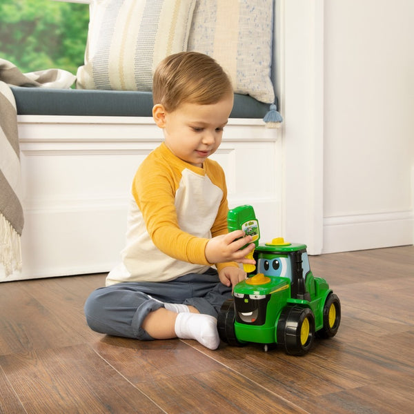 JOHN DEERE KIDS KEY N GO JOHNNY TRACTOR